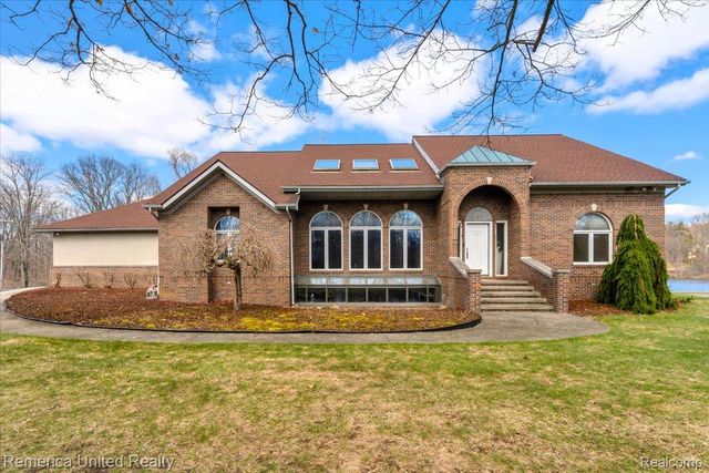 2457 Spring Lake Lane Lane, Brighton Township, MI 48114