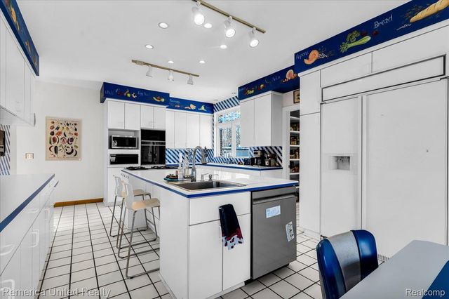 2457 Spring Lake Lane Lane, Brighton Township, MI 48114