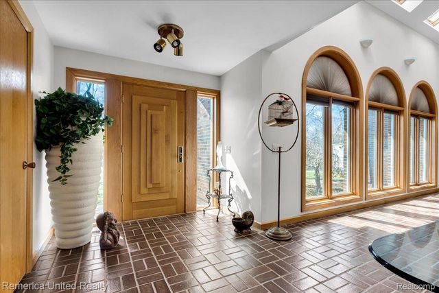 2457 Spring Lake Lane Lane, Brighton Township, MI 48114