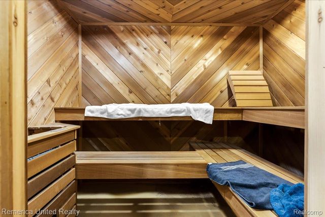 2457 Spring Lake Lane Lane, Brighton Township, MI 48114