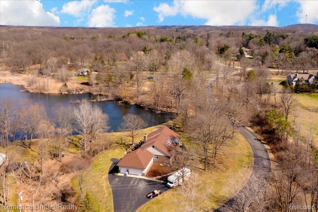 2457 Spring Lake Lane Lane, Brighton Township, MI 48114