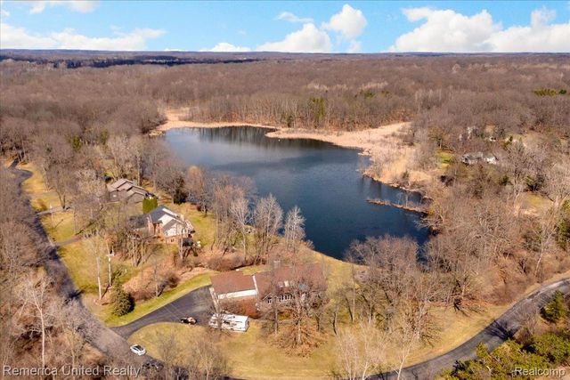 2457 Spring Lake Lane Lane, Brighton Township, MI 48114