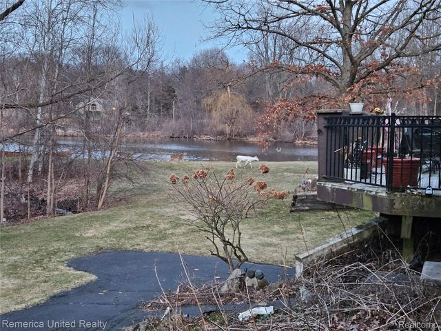 2457 Spring Lake Lane Lane, Brighton Township, MI 48114