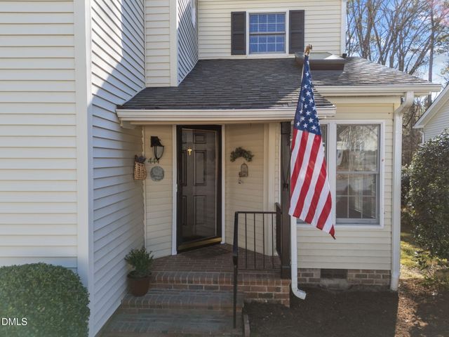 444 Crossvine Close, Pittsboro, NC 27312