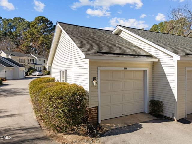 444 Crossvine Close, Pittsboro, NC 27312