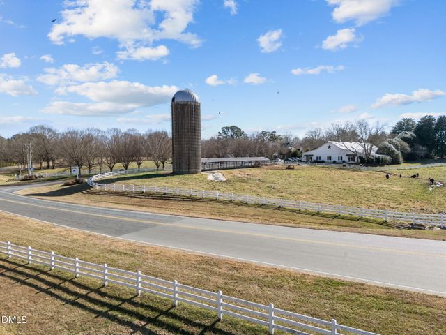 444 Crossvine Close, Pittsboro, NC 27312