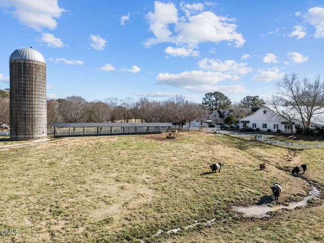 444 Crossvine Close, Pittsboro, NC 27312