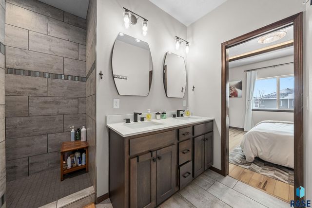 4417 W Delafield Cir Circle, Sioux Falls, SD 57108