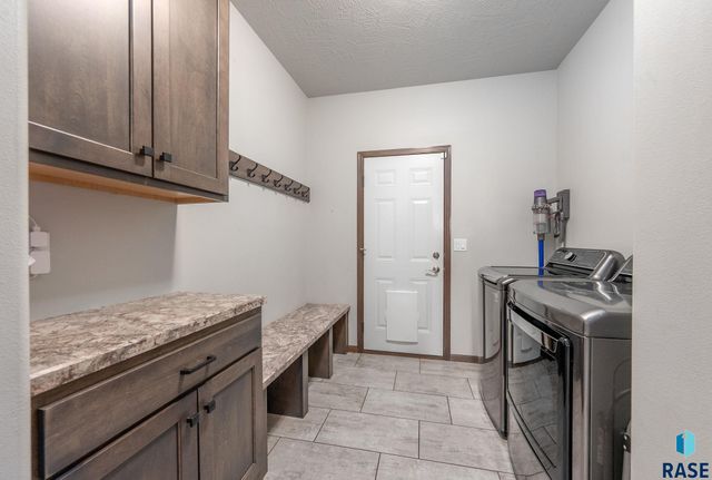 4417 W Delafield Cir Circle, Sioux Falls, SD 57108