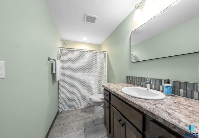 4417 W Delafield Cir Circle, Sioux Falls, SD 57108