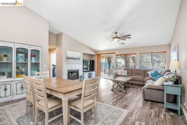 1129 Prewett Ranch Dr, Antioch, CA 94531