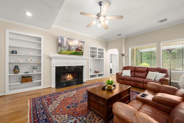 8961 Fallsbrook Court, Conroe, TX 77302