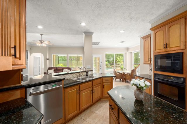8961 Fallsbrook Court, Conroe, TX 77302