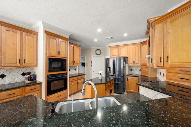 8961 Fallsbrook Court, Conroe, TX 77302