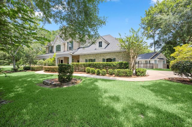 8961 Fallsbrook Court, Conroe, TX 77302