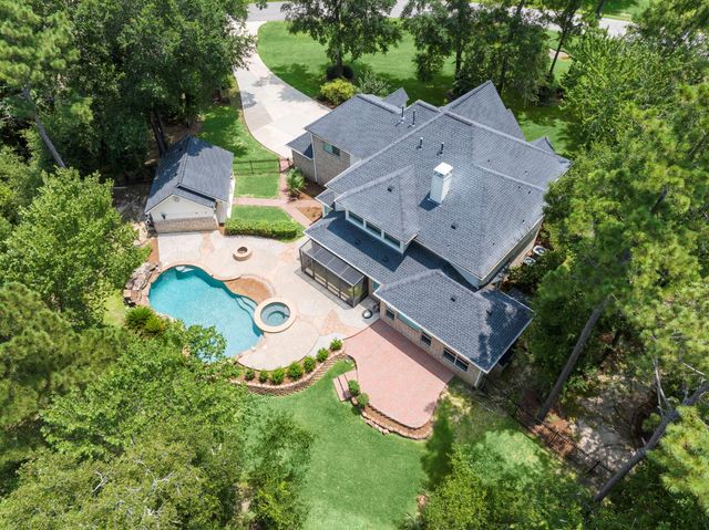 8961 Fallsbrook Court, Conroe, TX 77302