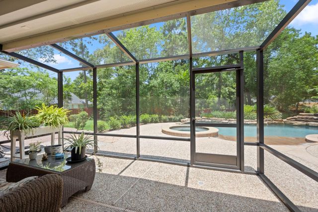 8961 Fallsbrook Court, Conroe, TX 77302