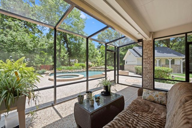 8961 Fallsbrook Court, Conroe, TX 77302