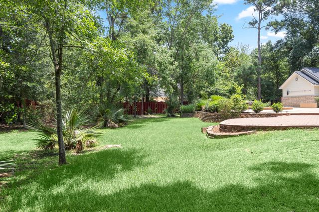 8961 Fallsbrook Court, Conroe, TX 77302