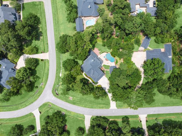 8961 Fallsbrook Court, Conroe, TX 77302