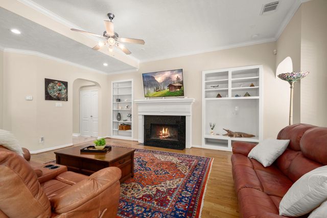 8961 Fallsbrook Court, Conroe, TX 77302
