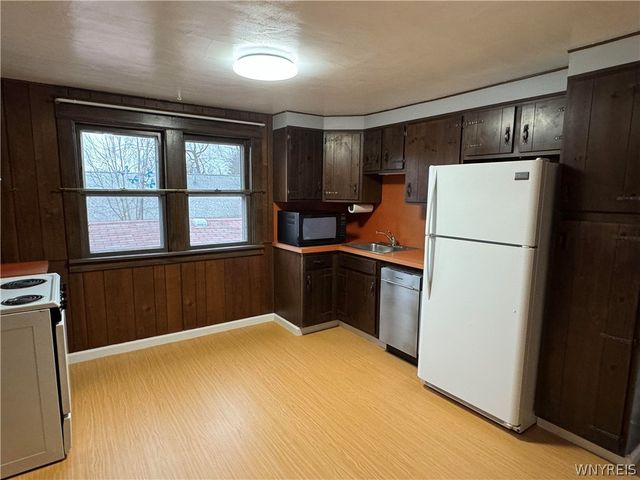 524 University Avenue, Tonawanda, NY 14223