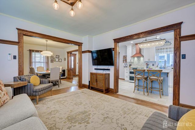 302 Mountainview Terrace, Dunellen, NJ 08812