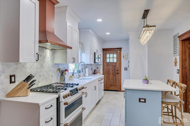 302 Mountainview Terrace, Dunellen, NJ 08812