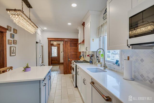302 Mountainview Terrace, Dunellen, NJ 08812