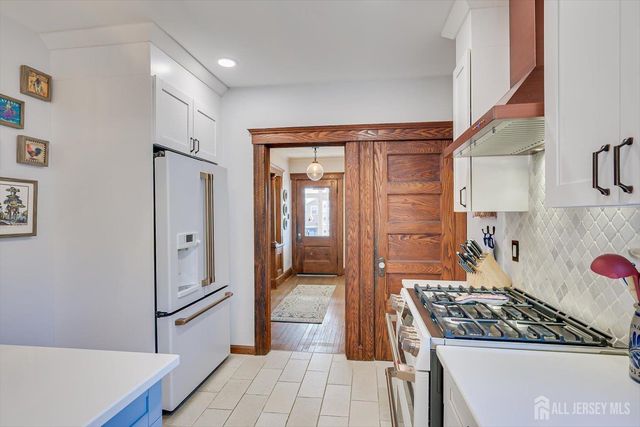 302 Mountainview Terrace, Dunellen, NJ 08812