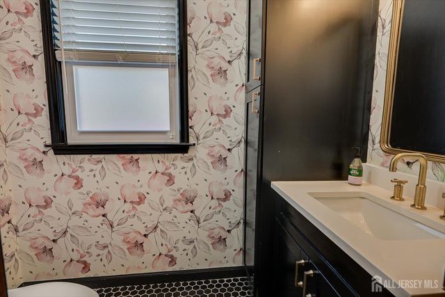 302 Mountainview Terrace, Dunellen, NJ 08812