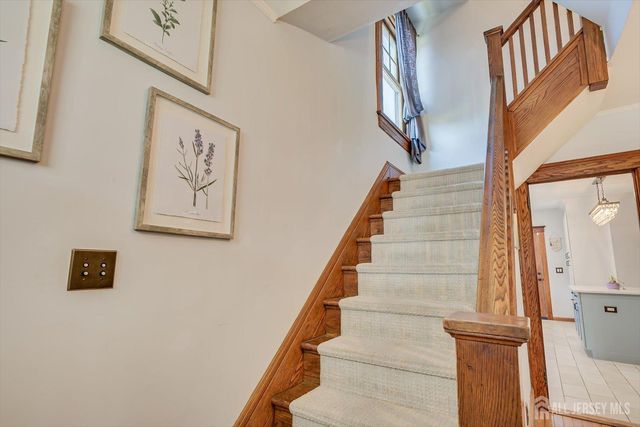 302 Mountainview Terrace, Dunellen, NJ 08812