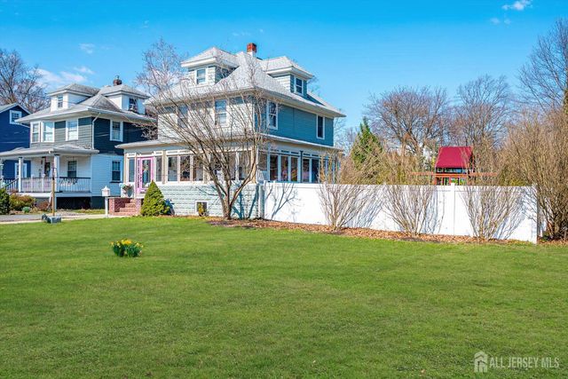 302 Mountainview Terrace, Dunellen, NJ 08812