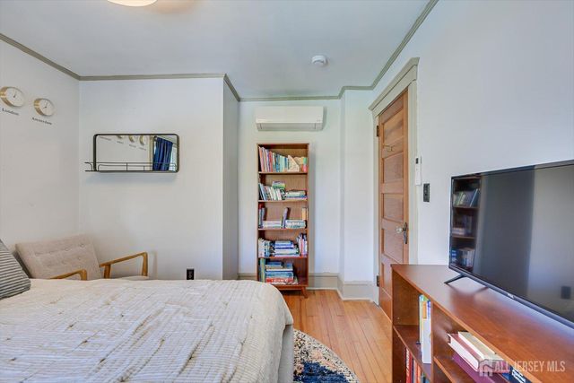 302 Mountainview Terrace, Dunellen, NJ 08812