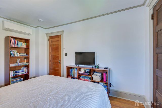 302 Mountainview Terrace, Dunellen, NJ 08812