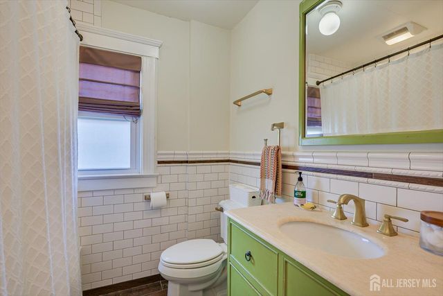 302 Mountainview Terrace, Dunellen, NJ 08812