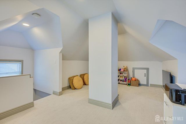 302 Mountainview Terrace, Dunellen, NJ 08812