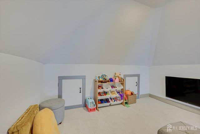 302 Mountainview Terrace, Dunellen, NJ 08812