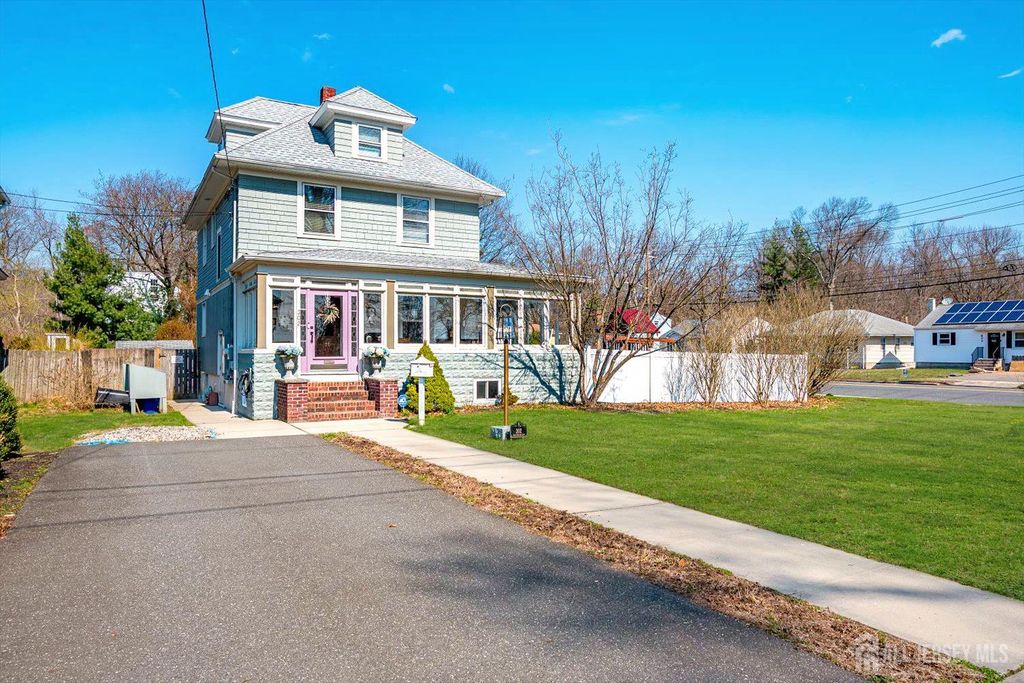 302 Mountainview Terrace, Dunellen, NJ 08812