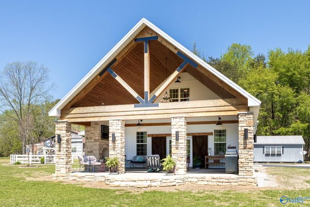 28207 Thach Road, Athens, AL 35613