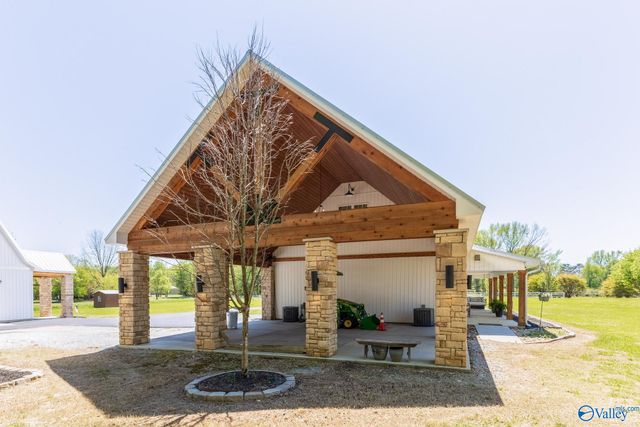 28207 Thach Road, Athens, AL 35613