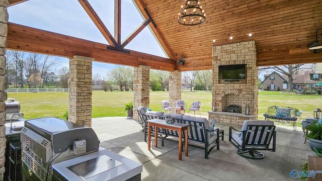 28207 Thach Road, Athens, AL 35613