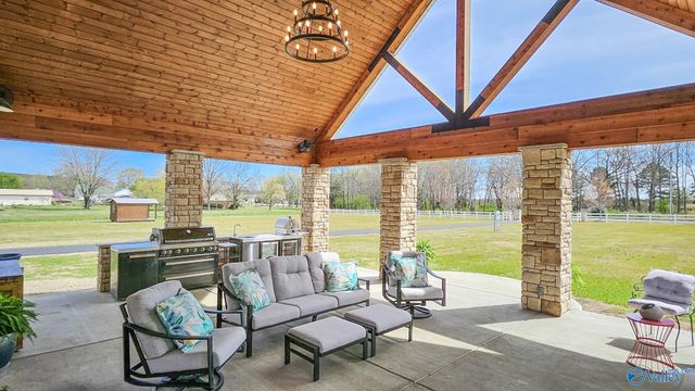 28207 Thach Road, Athens, AL 35613