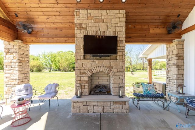28207 Thach Road, Athens, AL 35613