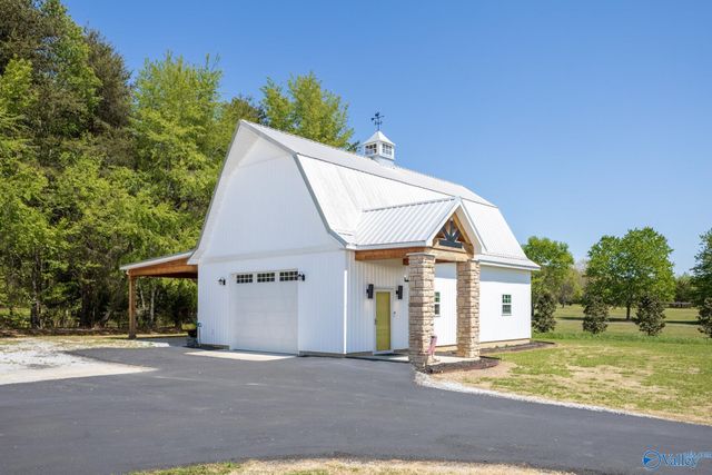 28207 Thach Road, Athens, AL 35613