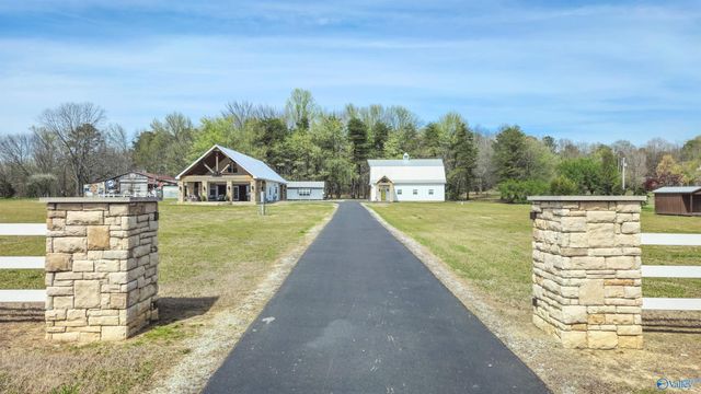 28207 Thach Road, Athens, AL 35613
