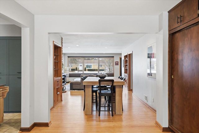 8965 N Navajo ROAD, Bayside, WI 53217