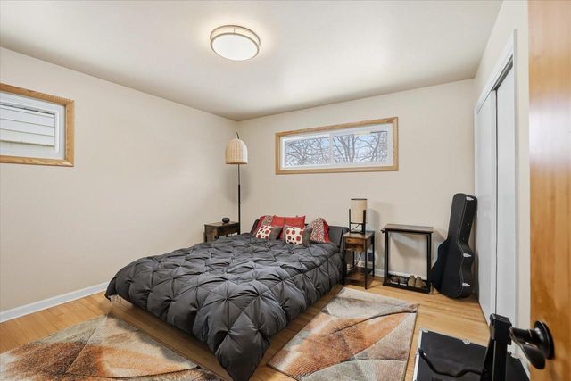 8965 N Navajo ROAD, Bayside, WI 53217