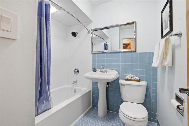 8965 N Navajo ROAD, Bayside, WI 53217