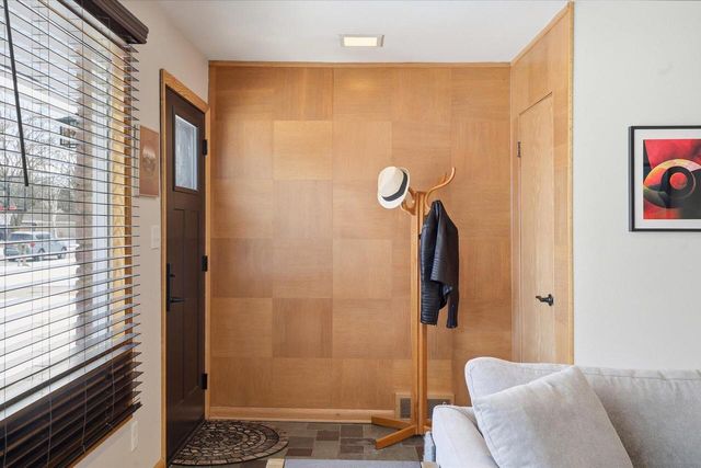 8965 N Navajo ROAD, Bayside, WI 53217